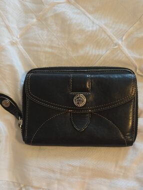 Cole Haan Vintage Black Leather Zip-Around Wallet with Contrast Stitching